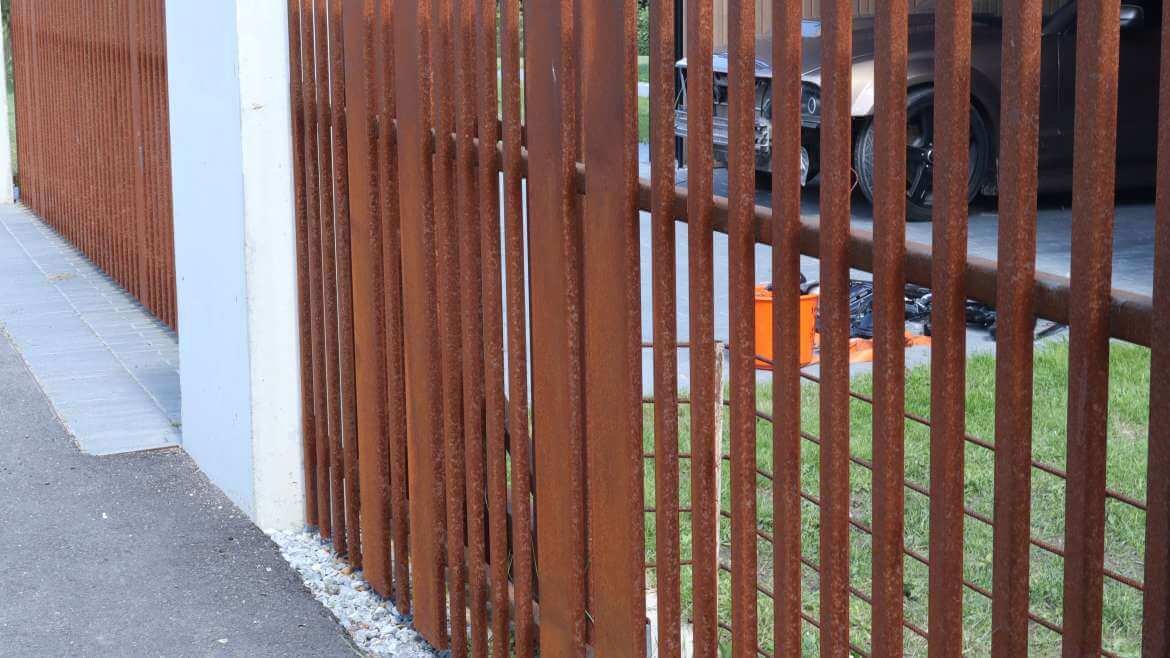 Corten Fence „Vertikalis”
